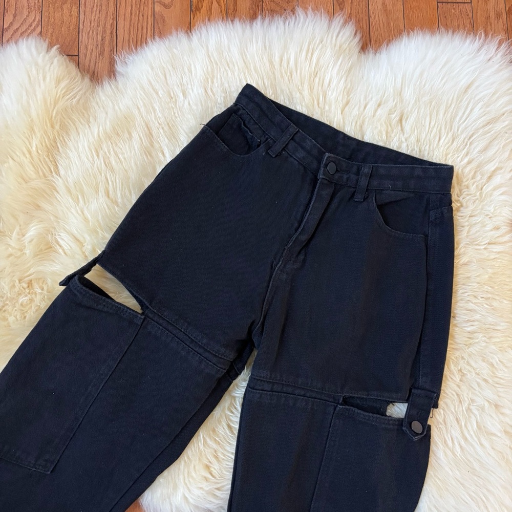 YesStyle Black Straight Leg Women’s Jeans with Knee Slits